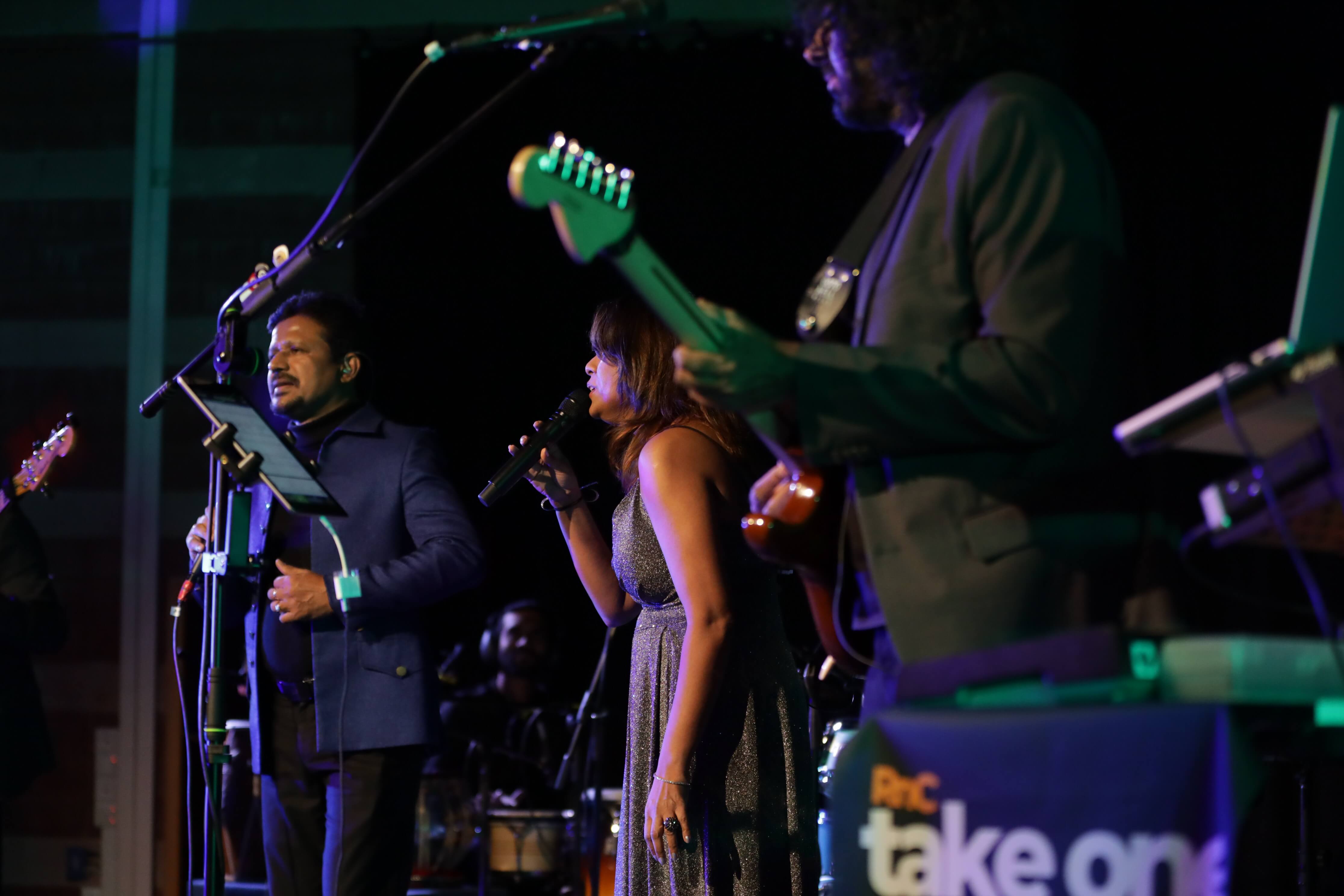 Dehadaka Gee - දෙහදක ගී